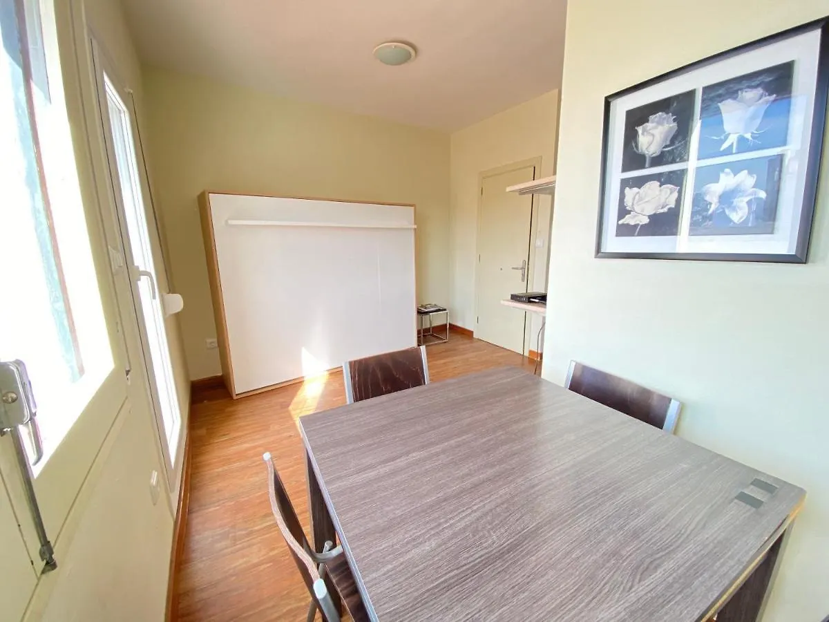 Agi Josep Sabater Apartment Roses Spain